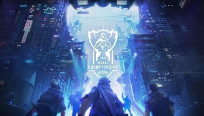 S15选手睁眼挑战强光反应大赏！表情管理与综艺感全揭秘